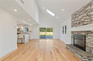 Stunning Newly Renovated Home in Hampton Bays! Welcome to this - photo 9