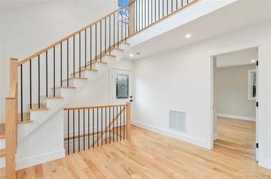 Stunning Newly Renovated Home in Hampton Bays! Welcome to this - photo 10