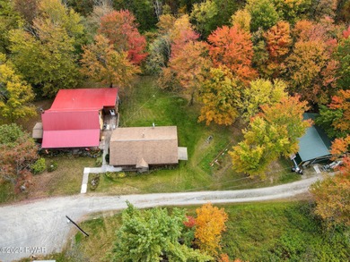 **MOTIVATED SELLERS** Welcome to this cozy 3-bedroom, 1-bathroom