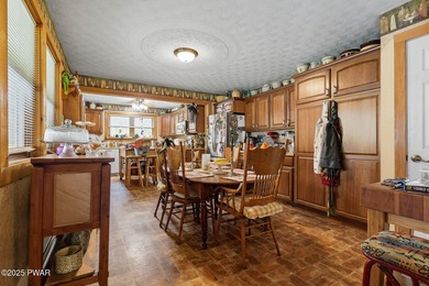 **MOTIVATED SELLERS** Welcome to this cozy 3-bedroom, 1-bathroom