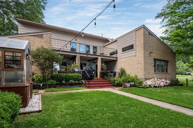 Welcome to your waterfront retreat on Cedar Creek Lake in the - photo 10