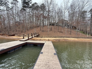Lake Norman Lot For Sale in Statesville North Carolina
