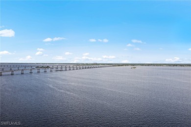 Caloosahatchee River Condo For Sale in Fort Myers Florida