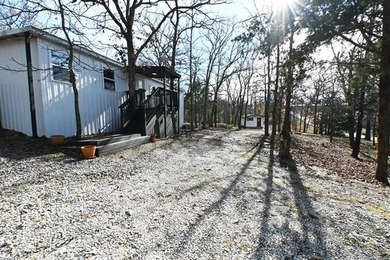 A Touch of Modern - Fully Furnished & Remodeled Near Lake - photo 3