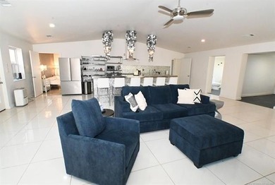 A Touch of Modern - Fully Furnished & Remodeled Near Lake - photo 5