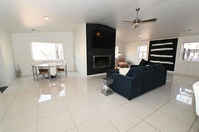 A Touch of Modern - Fully Furnished & Remodeled Near Lake - photo 8