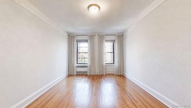 Prime location in the heart of Forest Hills-this move-in ready - photo 13