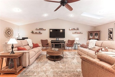 Are you looking for a new home with nothing to do but move in? - photo 14