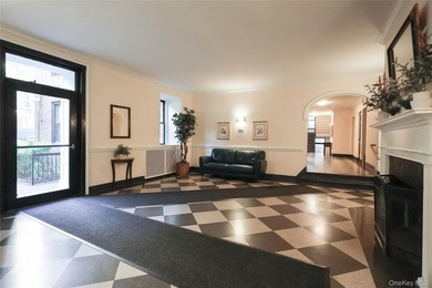 Prime location in the heart of Forest Hills-this move-in ready - photo 16