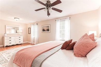 Are you looking for a new home with nothing to do but move in? - photo 16