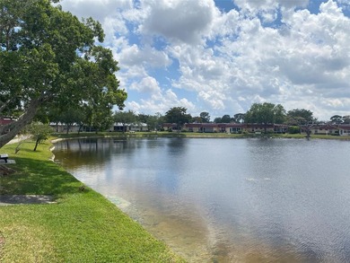 Welcome to your dream home! Fully remodeled 2/2 villa, in the - photo 17