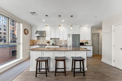 Luxury 2-Bedroom 2-Bathroom Penthouse with Private Balcony