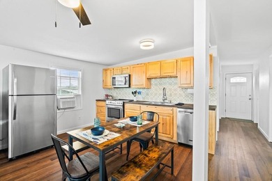 Discover the perfect coastal escape in this charming cottage in - photo 2