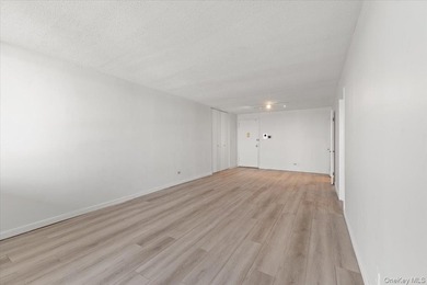 BACK TO MARKET!!! SHOW & SELL! Welcome to 2 Bay Club Drive, Apt - photo 5