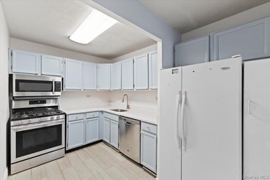 BACK TO MARKET!!! SHOW & SELL! Welcome to 2 Bay Club Drive, Apt - photo 7