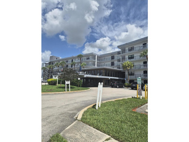 Welcome to this well-appointed 2-bedroom, 2-bathroom condominium - photo 2