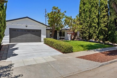 What a beautiful home! This home includes a new roof, flooring - photo 2
