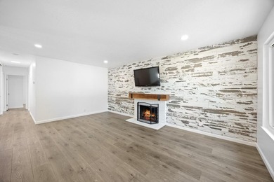 What a beautiful home! This home includes a new roof, flooring - photo 4
