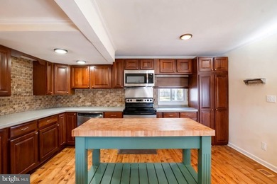 A unique opportunity to own a home that offers the kind of - photo 4