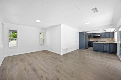 What a beautiful home! This home includes a new roof, flooring - photo 5
