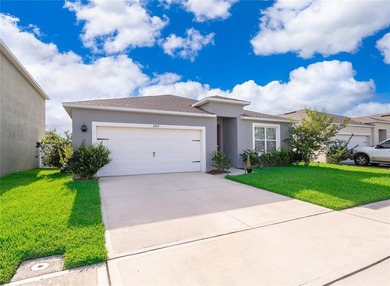Beautiful 4-bedroom, 2-bath home in the desirable Harmony West - photo 2