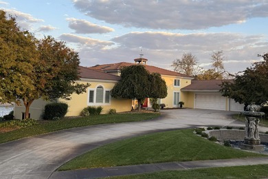 Christophers Cove Lake Home For Sale in Columbus Nebraska