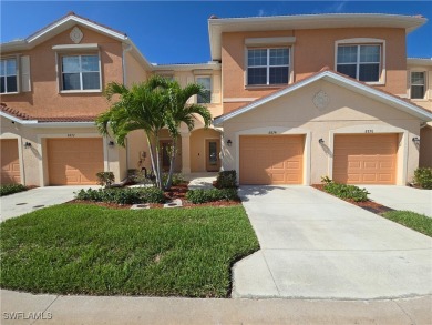 Lake Townhome/Townhouse For Sale in Fort Myers, Florida