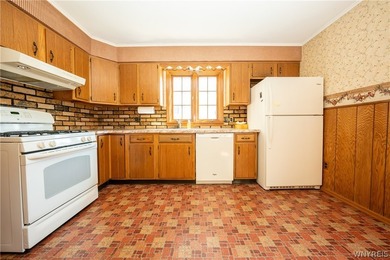 Welcome to 49 Edgewood Ave! Great opportunity to buy this - photo 11