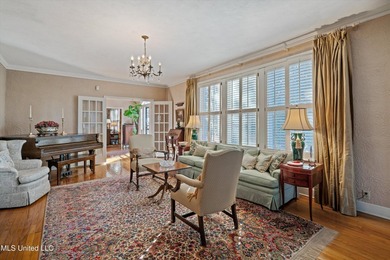 A timeless Georgian-style estate built in 1947 and lovingly - photo 12