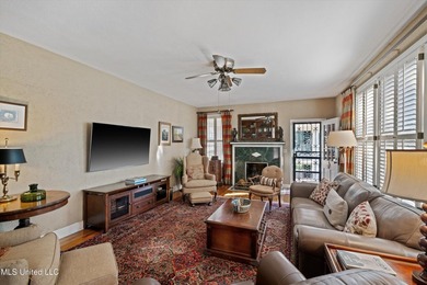 A timeless Georgian-style estate built in 1947 and lovingly - photo 18