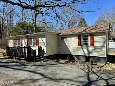Lake Home For Sale in East Stroudsburg, Pennsylvania