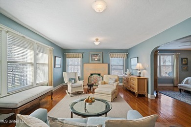 A timeless Georgian-style estate built in 1947 and lovingly - photo 25