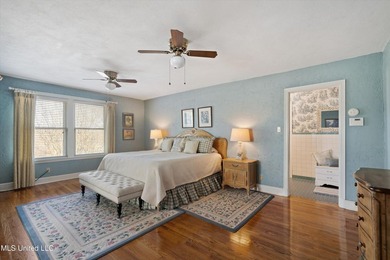 A timeless Georgian-style estate built in 1947 and lovingly - photo 26