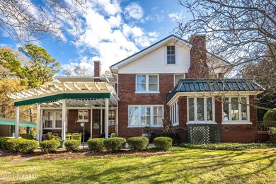 A timeless Georgian-style estate built in 1947 and lovingly - photo 39