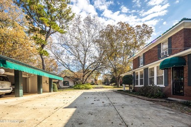 A timeless Georgian-style estate built in 1947 and lovingly - photo 45