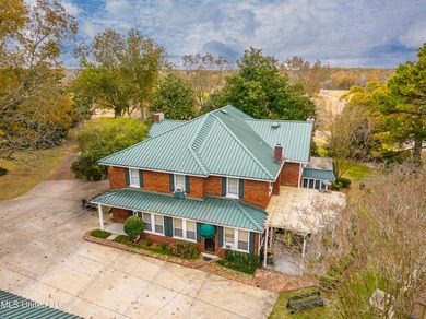 A timeless Georgian-style estate built in 1947 and lovingly - photo 47