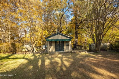 A timeless Georgian-style estate built in 1947 and lovingly - photo 49