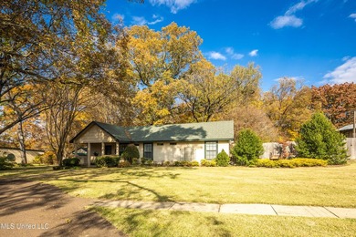 A timeless Georgian-style estate built in 1947 and lovingly - photo 53