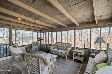 A timeless Georgian-style estate built in 1947 and lovingly - photo 57