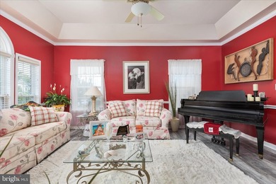 Welcome home to easy living in the beautiful and sought-after - photo 2