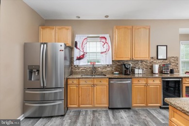 Welcome home to easy living in the beautiful and sought-after - photo 6
