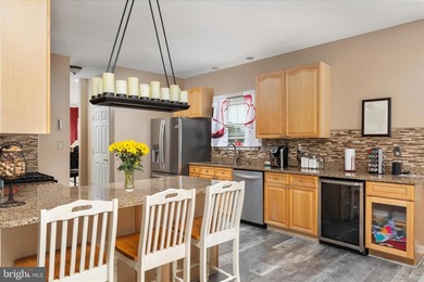 Welcome home to easy living in the beautiful and sought-after - photo 9
