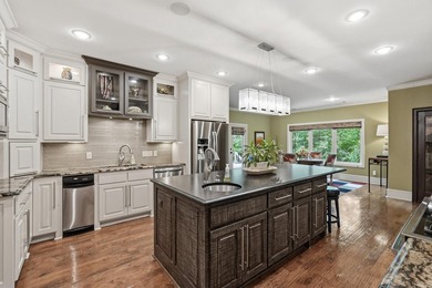 Welcome to Winthrop Point in sought-after Woodlands Edge! This - photo 12