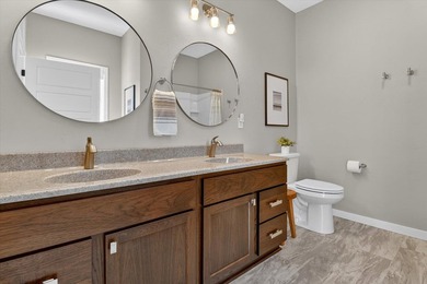 Enjoy easy main-level living in this beautifully maintained - photo 13