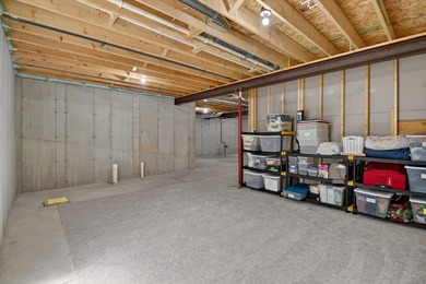 Enjoy easy main-level living in this beautifully maintained - photo 23