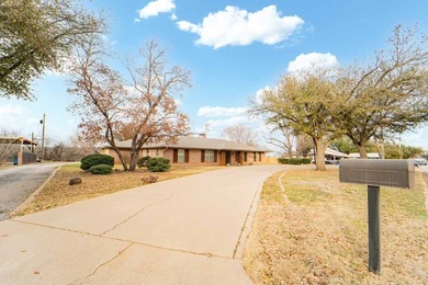 YES! A lovely FOUR bedroom home located in a great neighborhood - photo 5