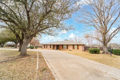 YES! A lovely FOUR bedroom home located in a great neighborhood - photo 6