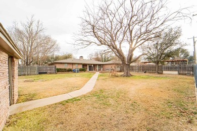 YES! A lovely FOUR bedroom home located in a great neighborhood - photo 9