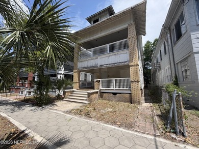 This century+ year old property built in 1899 is just waiting to - photo 1