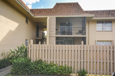 Welcome to this thoughtfully designed two-bedroom, two-bathroom - photo 3